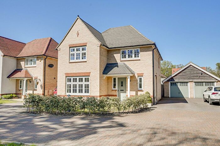 4 Bedroom Detached House For Sale In Wernham Mead, Leighton Buzzard, LU7