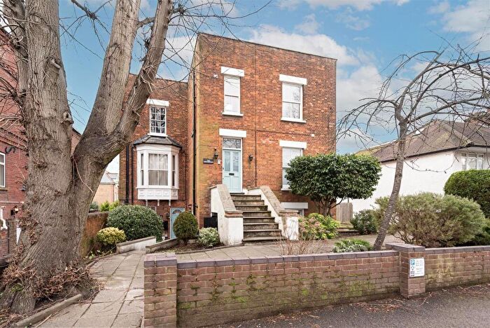 1 Bedroom Apartment To Rent In Prospect Road, St Albans, AL1