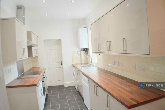 3 Bedroom Terraced House To Rent In Shelton Street, Nottingham, NG3