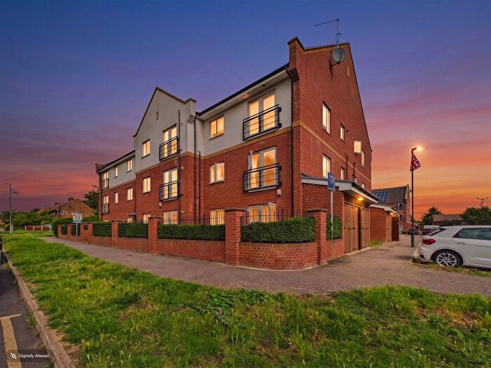 1 Bedroom Flat For Sale In Powell Road, Basildon, SS15