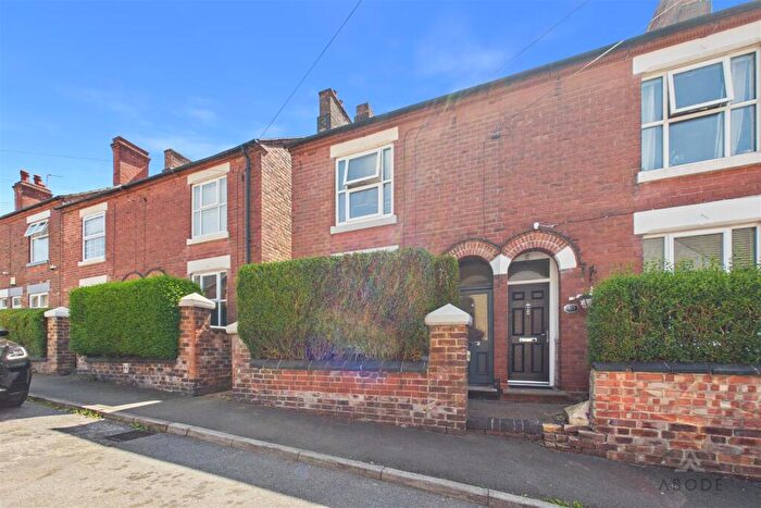 3 Bedroom Semi-Detached House For Sale In Oxford Street, Church Gresley, Swadlincote, DE11