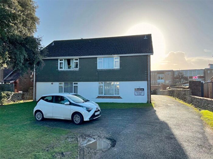 Flat To Rent In Chesswood Road, Worthing, West Sussex, BN11