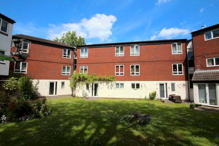 1 Bedroom Apartment To Rent In Mount Lane, Bracknell, RG12