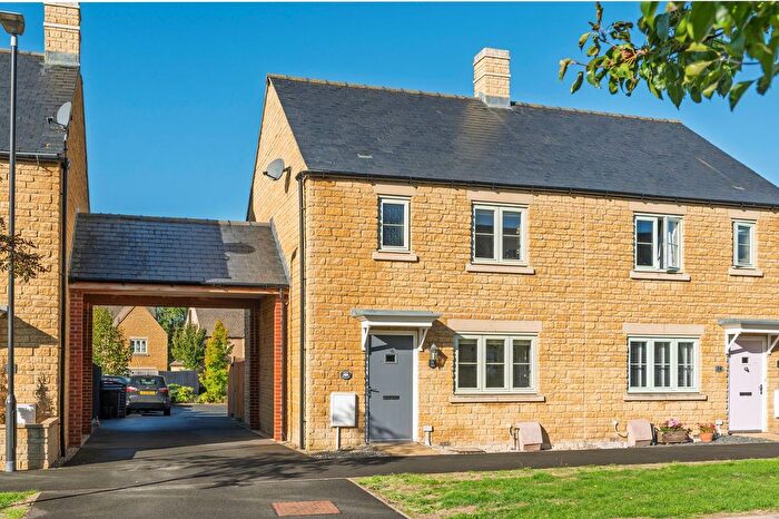 3 Bedroom Semi-detached House For Sale In Valetta Way, Moreton-In-Marsh, GL56