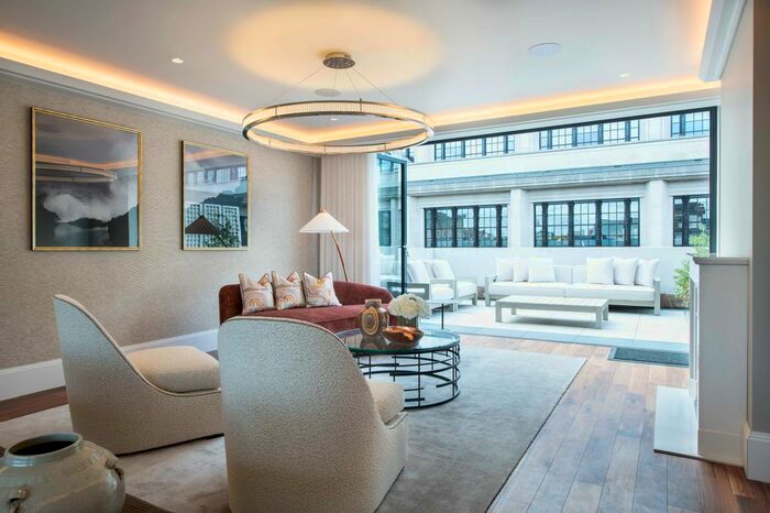3 Bedroom Maisonette To Rent In Young Street, London, W8