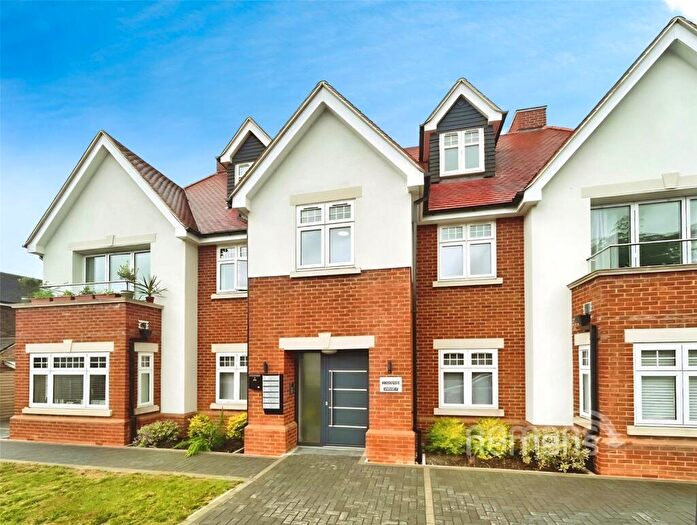 2 Bedroom Flat To Rent In Shoppenhangers Road, Maidenhead, Berkshire, SL6