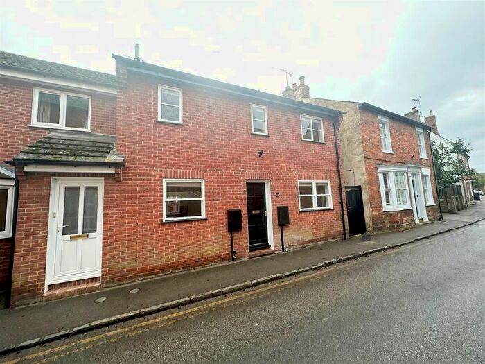 2 Bedroom Terraced House To Rent In Park Street, Towcester, NN12