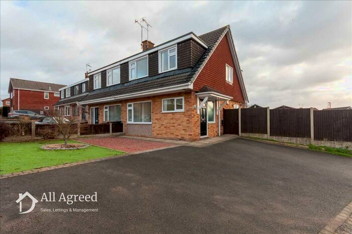 3 Bedroom Semi-Detached House To Rent In Milford Drive, Ilkeston, DE7