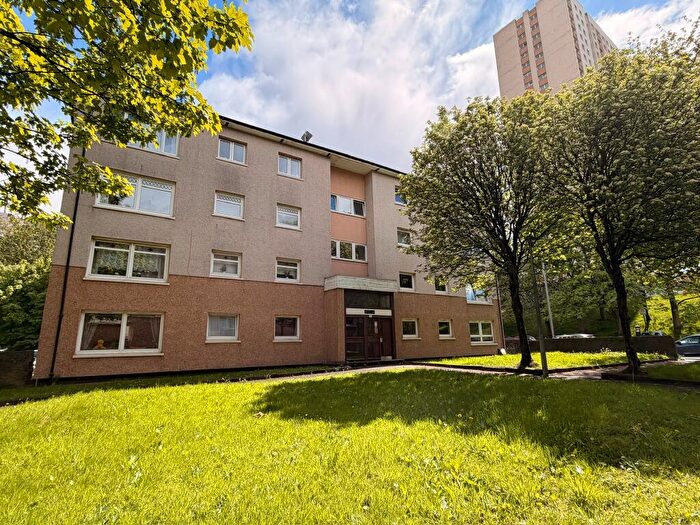 3 Bedroom Flat To Rent In St Mungo Avenue, Townhead, Glasgow, G4