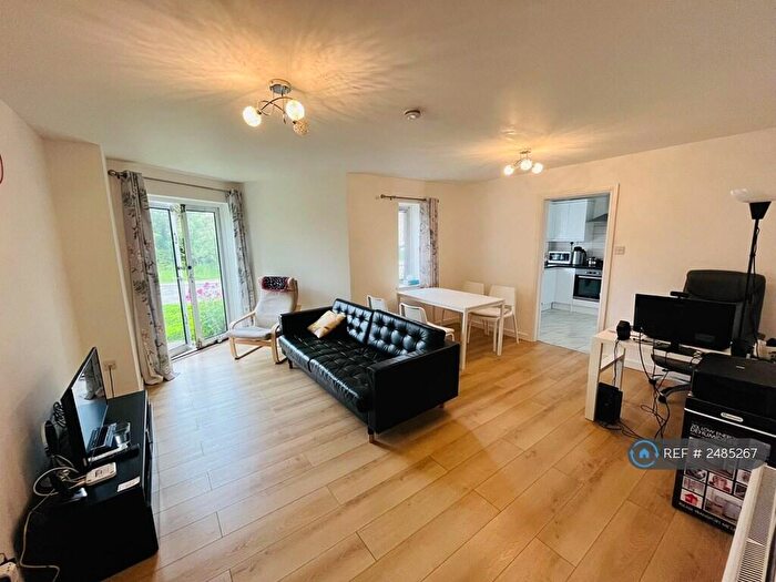 3 Bedroom Flat To Rent In Ridgemont Close, Oxford, OX2