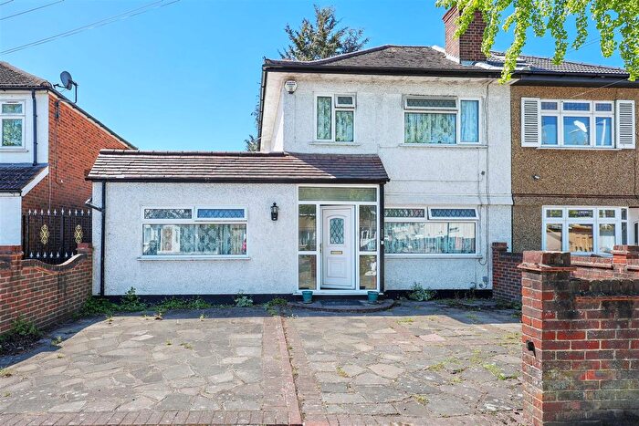 4 Bedroom Semi-Detached House For Sale In Lansbury Drive, North Hayes, UB4