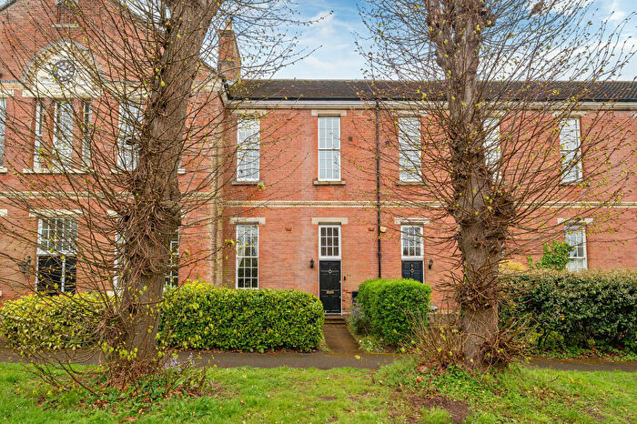 3 Bedroom Terraced House For Sale In Cardwells Keep, Guildford, GU2