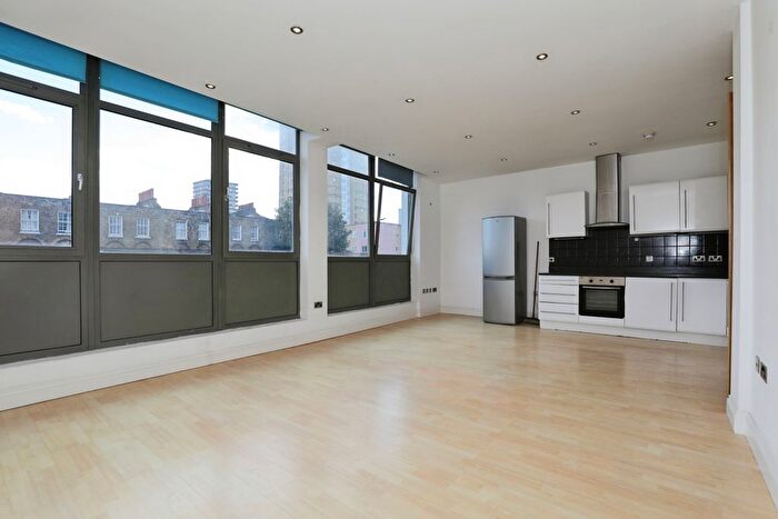 1 Bedroom Flat To Rent In Gallery Apartments, Commercial Road, Whitechapel, London, E1