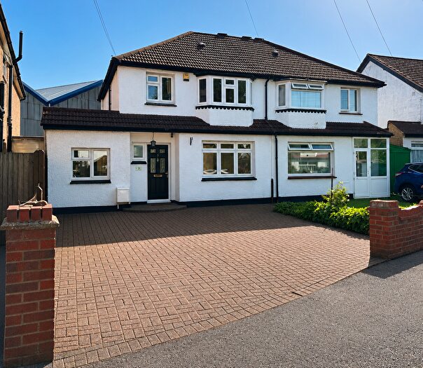 3 Bedroom Semi-Detached House To Rent In Florian Avenue, Sutton, SM1