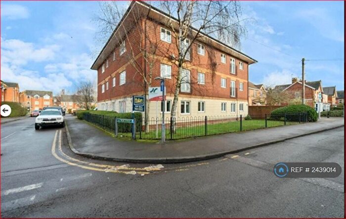 2 Bedroom Flat To Rent In Laundry Court, Newbury, RG14