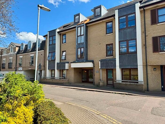 2 Bedroom Flat For Sale In Garden Court, Cambridge, CB1