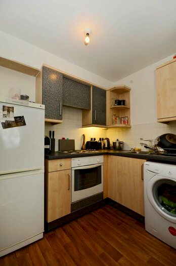 2 Bedroom Flat To Rent In Grove Road, Hounslow, TW3