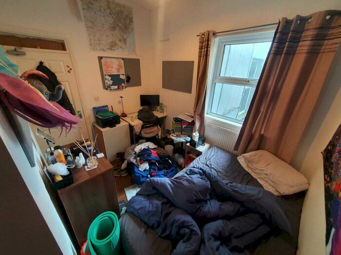1 Bedroom House To Rent In Ruthin Gardens (Rooms), Cathays, CF24