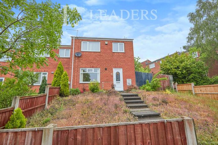 3 Bedroom End Of Terrace House To Rent In Lindisfarne Gardens, Nottingham, NG5
