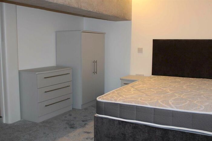 1 Bedroom Flat To Rent In High Street, West Bromwich, B70