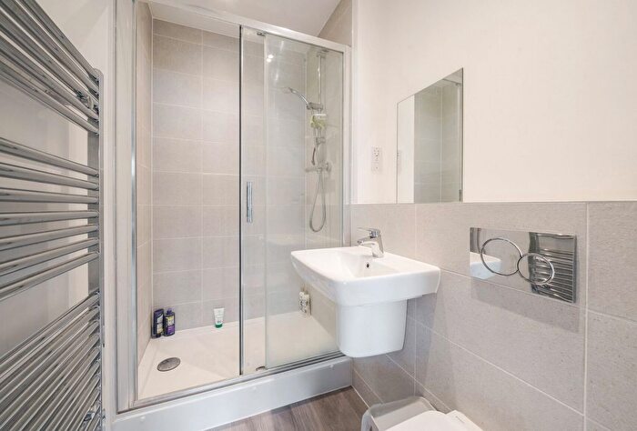 2 Bedroom Flat For Sale In William Morris Close, Oxford, Oxfordshire, OX4