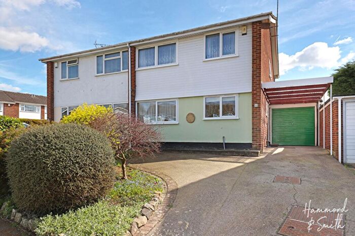 3 Bedroom Semi-Detached House For Sale In Thornhill, North Weald, CM16