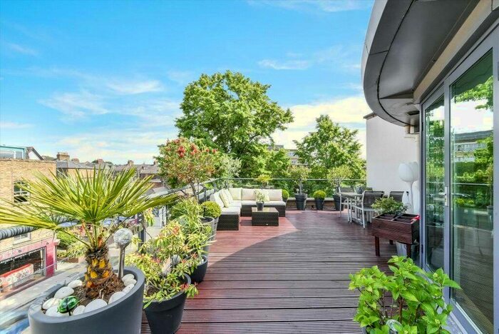 3 Bedroom Flat To Rent In Highgate Road, Kentish Town, London, NW5