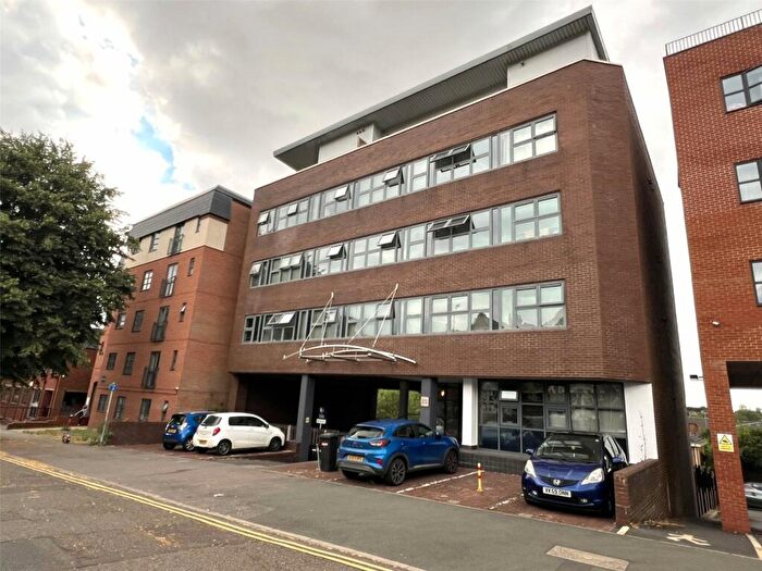 2 Bedroom Flat To Rent In Station Road, Kettering, Northamptonshire, NN15