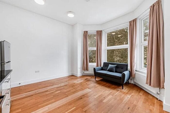 1 Bedroom Flat To Rent In Very Near Madeley Road Area, Ealing Broadway East, W5