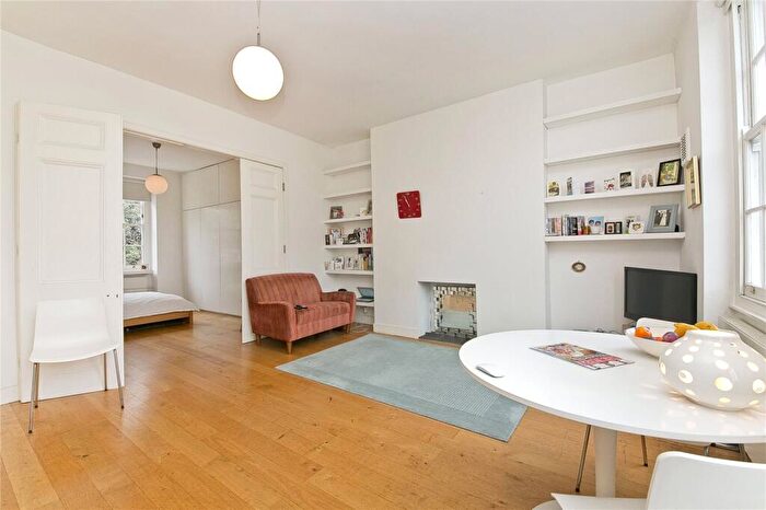 1 Bedroom Apartment To Rent In Cross Street, London, N1