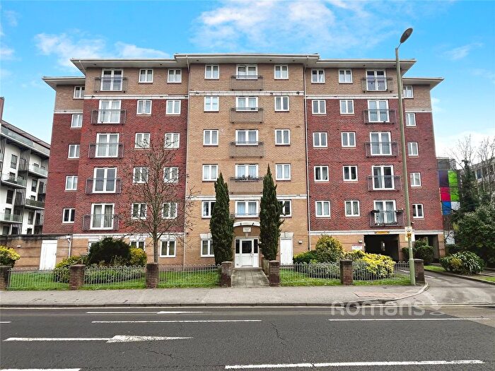 2 Bedroom Flat For Sale In Chapter House, Farnborough Road, Farnborough, GU14
