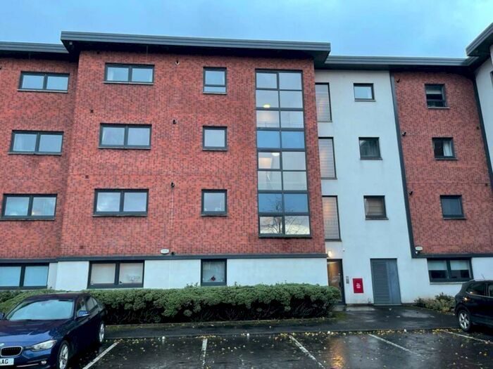 2 Bedroom Flat To Rent In Mulberry Square, Renfrew, PA4