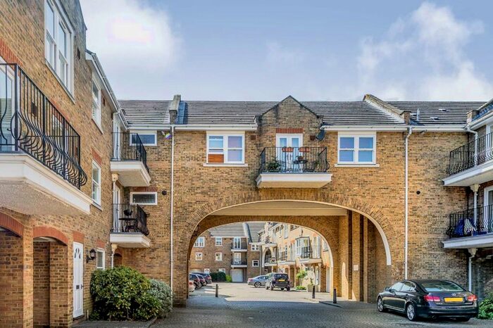 2 Bedroom Flat To Rent In Cedar Terrace, Richmond, TW9