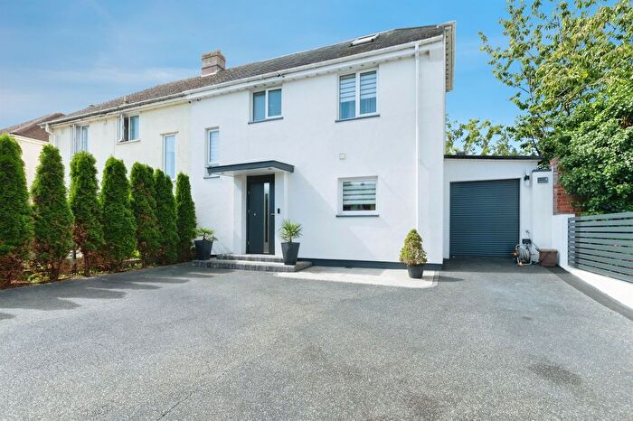 4 Bedroom Semi-Detached House For Sale In Batchelor Road, Bournemouth, BH11