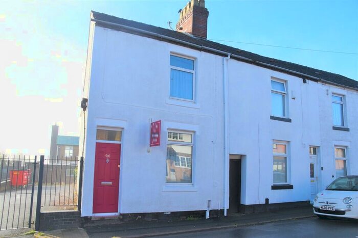 3 Bedroom End Of Terrace House To Rent In Ruxley Road, Bucknall, Stoke-on-Trent, ST2