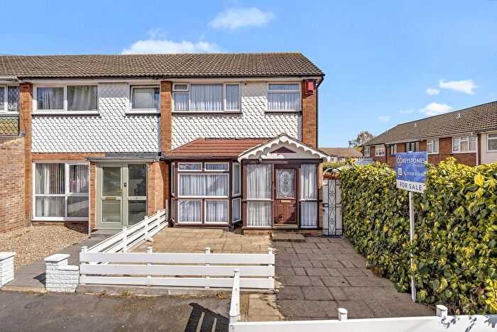 3 Bedroom End Terrace House For Sale In Browne Close, Collier Row, RM5