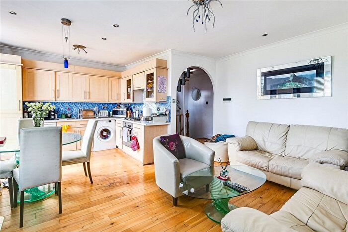 4 Bedroom Maisonette To Rent In Sutherland Avenue, London, W9