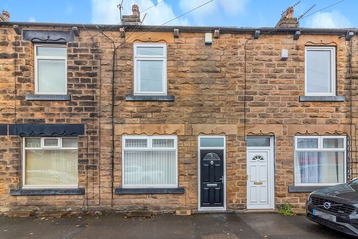 3 Bedroom Detached House To Rent In Pogmoor Road, Barnsley, South Yorkshire, S75