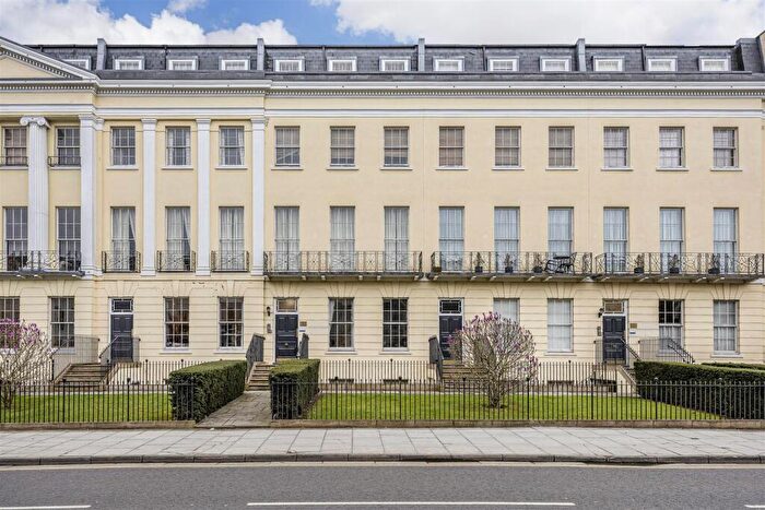 3 Bedroom Apartment For Sale In Evesham Road, Cheltenham, GL52