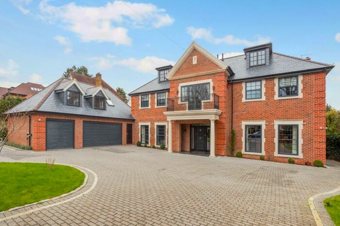 6 Bedroom Detached House To Rent In Burtons Way Chalfont St. Giles, HP8