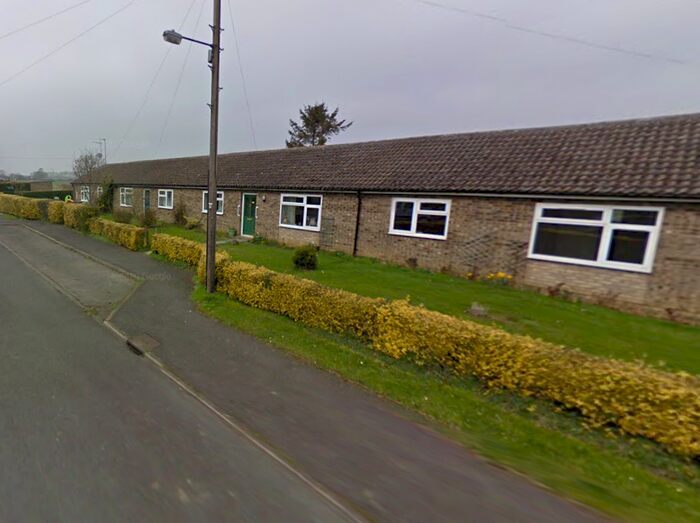 2 Bedroom Bungalow To Rent In Gibson Drive, PE8