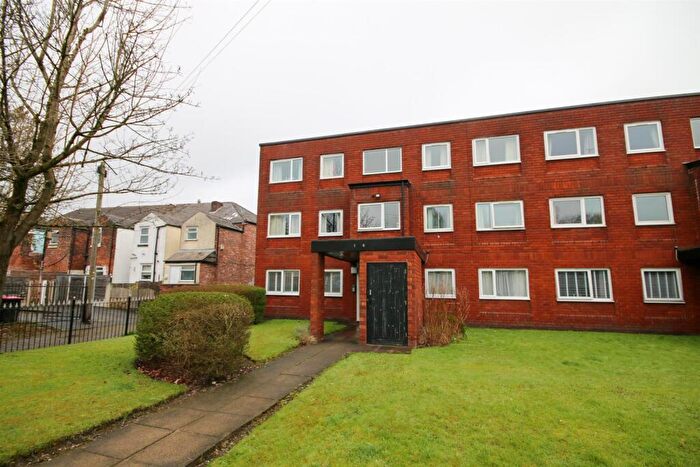 2 Bedroom Flat To Rent In Greenside Court, Monton, M30