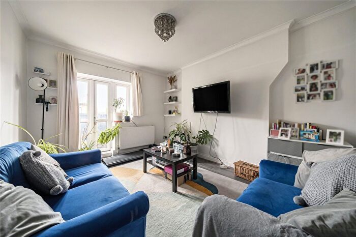 1 Bedroom Flat To Rent In Braintree House, Malcolm Road, London, E1