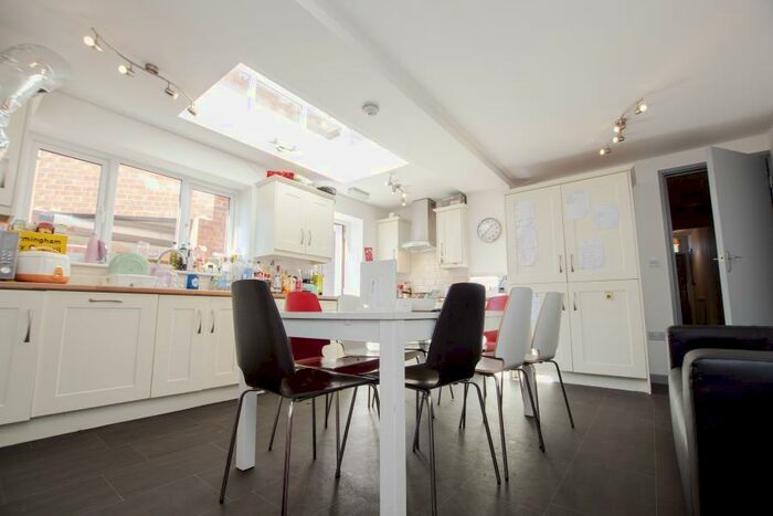 6 Bedroom Terraced House To Rent In Coronation Road, Selly Oak, Birmingham, B29