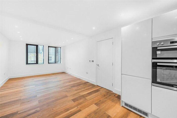 2 Bedroom Apartment To Rent In Harrow Road, Kensal Green, London, NW10