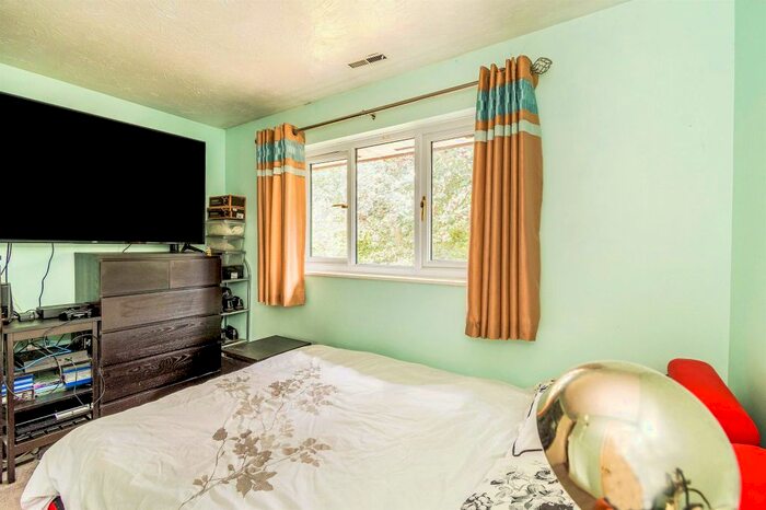 2 Bedroom Semi-Detached House For Sale In Monnow Gardens, West End, Southampton SO18