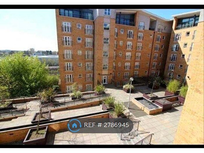 2 Bedroom Flat To Rent In Middlewood Street, Salford, M5