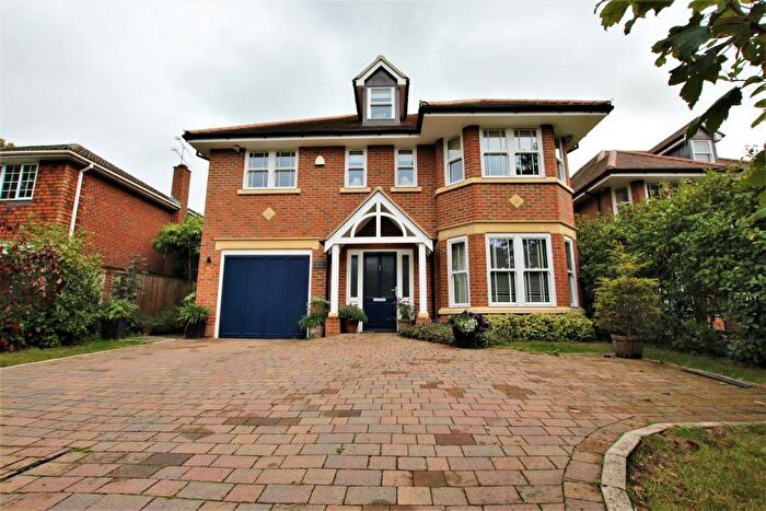 5 Bedroom Detached House To Rent In Woking, GU22