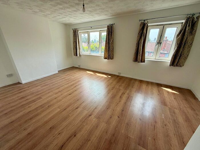 3 Bedroom Maisonette To Rent In London, E13