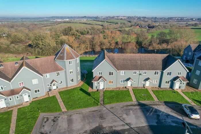 3 Bedroom End Of Terrace House For Sale In Vastern, Royal Wootton Bassett, Swindon, SN4